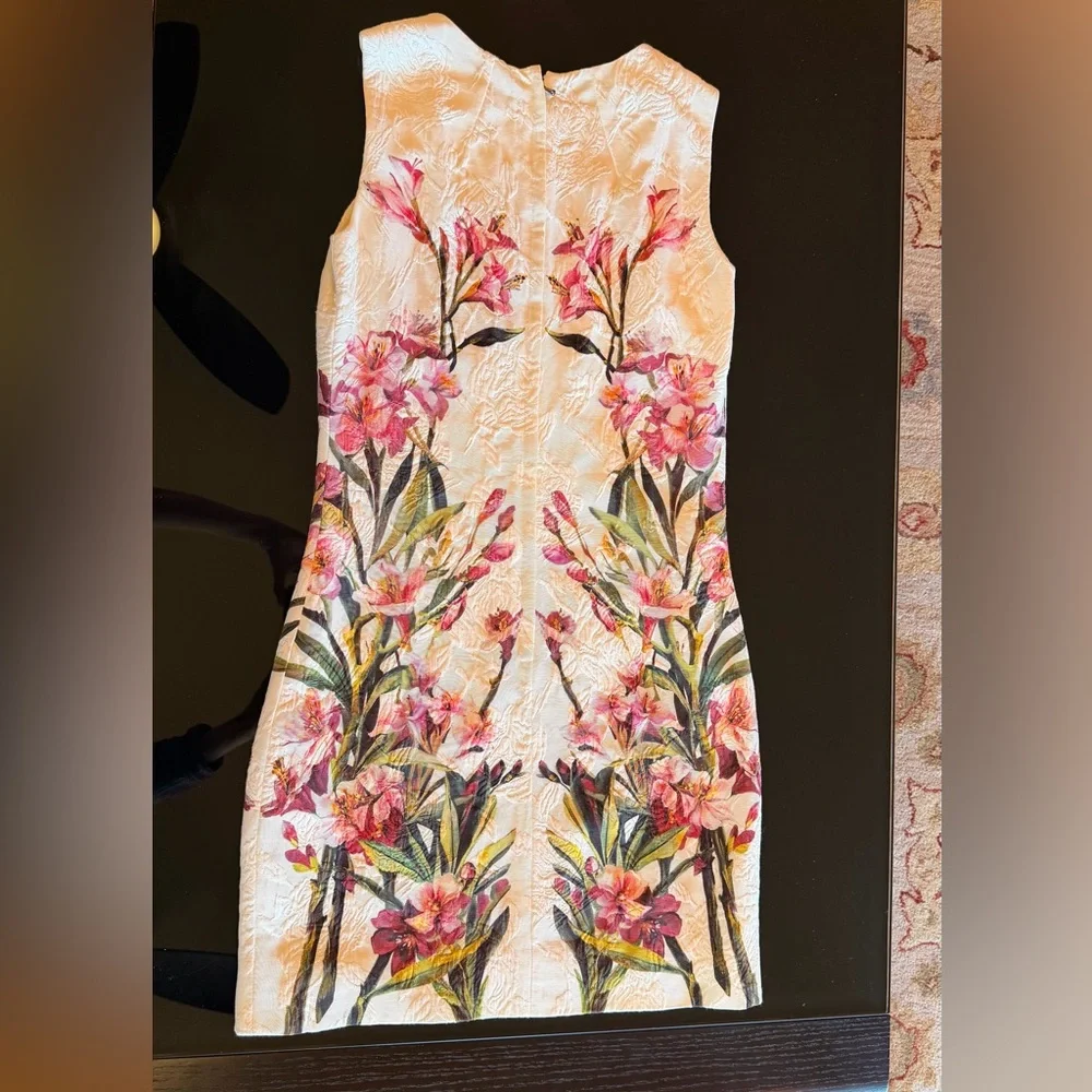 DOLCE & GABBANA - White and Pink  Brocade Mini Dress - Picture 7 of 8